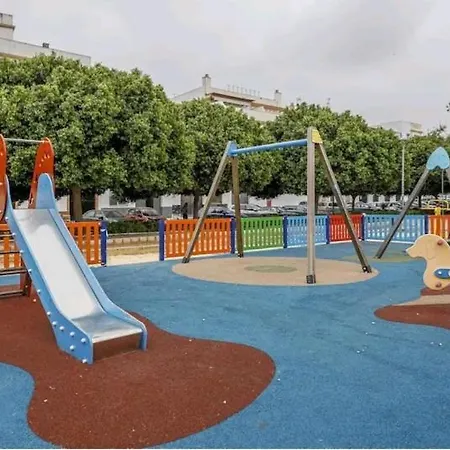Con Patio Y Piscina Cerca De Sevilla