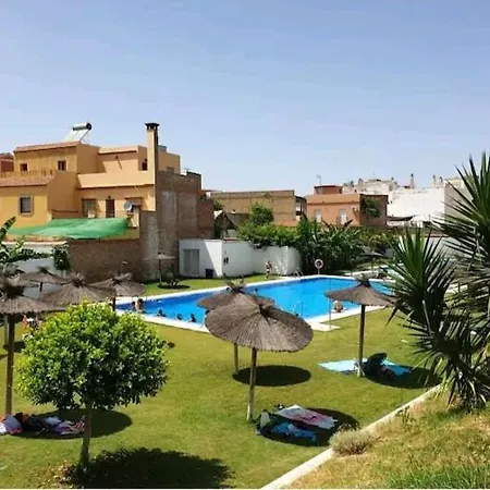 Con Patio Y Piscina Cerca De Sevilla Apartamento La Algaba
